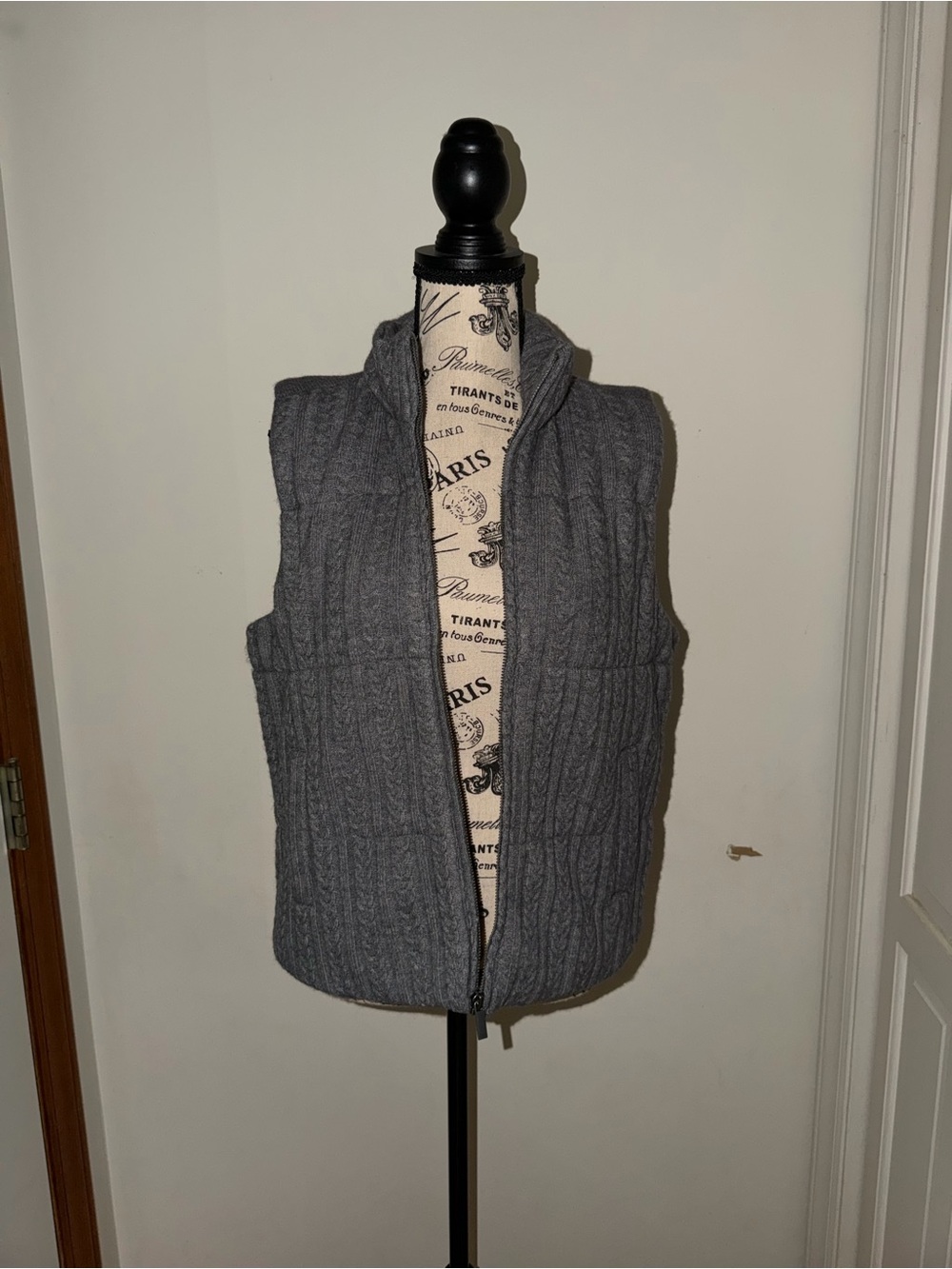 ✨5/$30✨ Maurices Gray Quilted Cable-Knit Vest